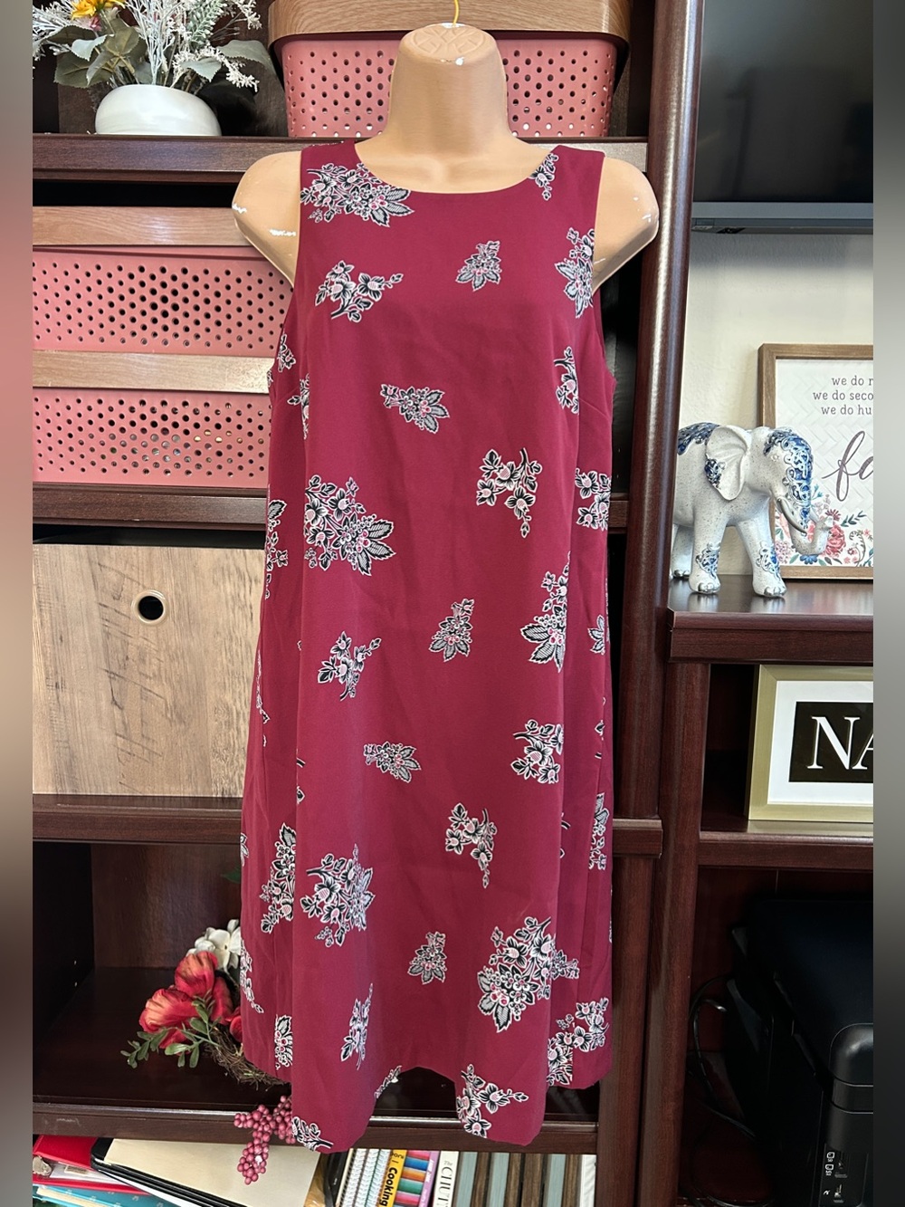 NWT Ann Taylor Factory Women’s Size 4 Plum Colored Floral Dress